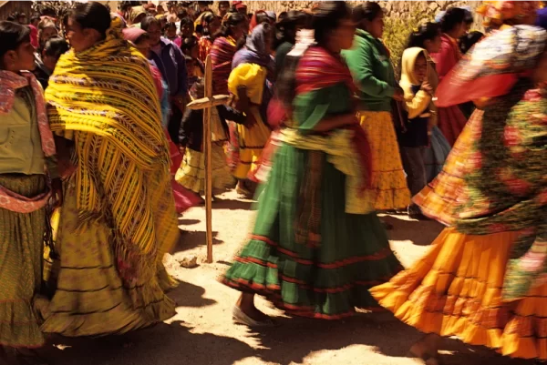 Mujeres rarámuri, Semana Santa, Norogachi, Chihuahua.