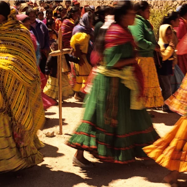 Mujeres rarámuri, Semana Santa, Norogachi, Chihuahua.