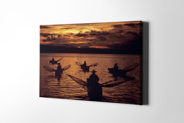 Pescadores de Janitzio, Lago de Pátzcuaro, Michoacán. - Image 2